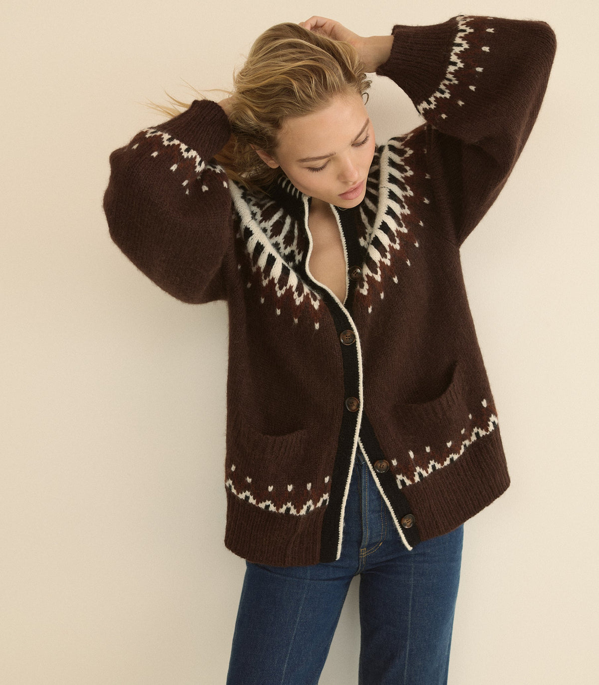 Hue Cardigan in Brun Aberdeen Fair Isle - view 4
